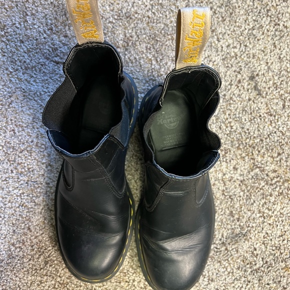 Doc Marten boots Size 9 vegan leather - Picture 2 of 4